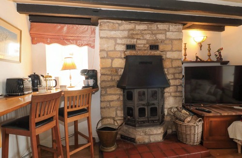 Gloucester Cottage | THE ANNEXE AT CHERRY COTTAGE, pet friendly in Painswick
