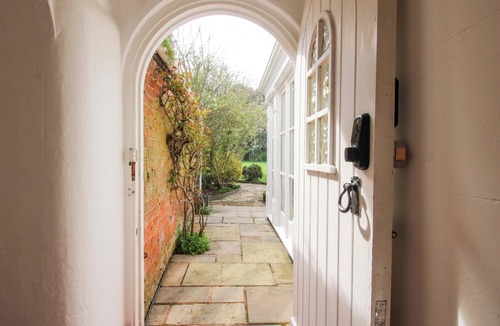 Albrighton Cottage | THE APARTMENT AT THE GREY HOUSE, romantic in Albrighton