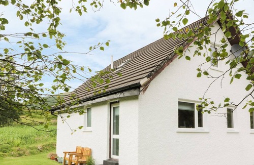 Tyndrum Cottage | THE AULD TYNDRUM COTTAGE, pet friendly, with open fire in Tyndrum