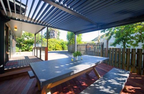 South Bay House | The Bach - Kaikoura Holiday Home