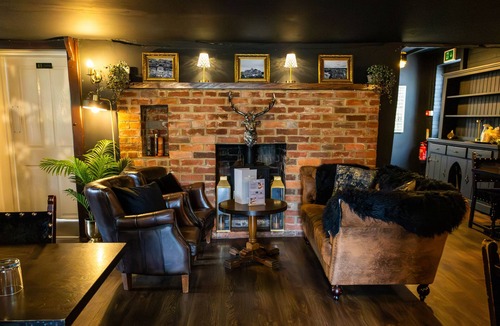 Rye Foreign Bed & Breakfast | The Beach Hut Room - cozy garden view room