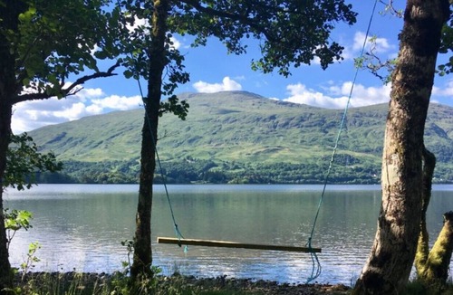 Dalmally Cabin | The Bird Hide - Romantic Wood Cabin in a spectacular lochside setting