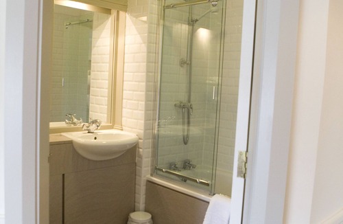 Ashton-under-Lyne Hotel | The Broadoak