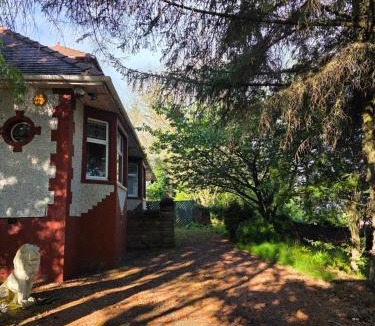 Airdrie Villa | The Cairn