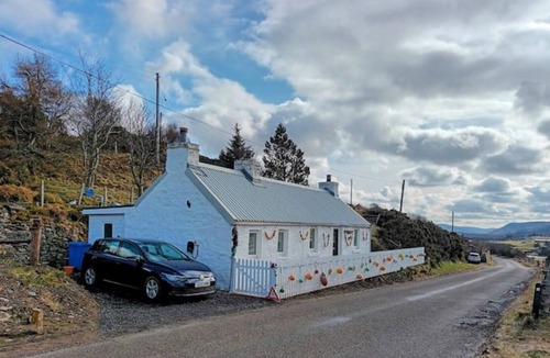 Thurso Cottage | The Captains - Nautical themed traditional crofters cottage