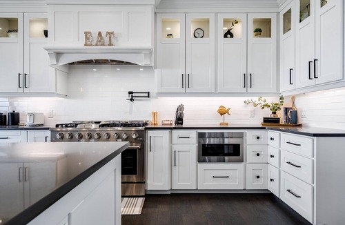 Leamington House | The Carrington Cove Lake Retreat