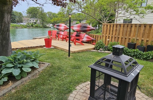 Kingsville House | The Cedar House. Minutes from the lake, wineries and golf. www.thecedarhouse.ca