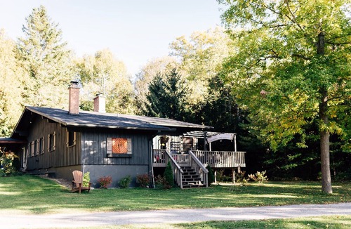 Grafton House | The Chalet in Northumberland County. Private pond and hot-tub!