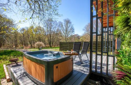 Benderloch House | The Coo, Luxury glamping pod with hot tub, croft4glamping
