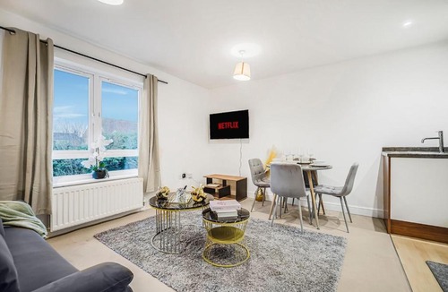 Clapham Apartment | The Cosy Spot- Contractor Friendly- Free Parking