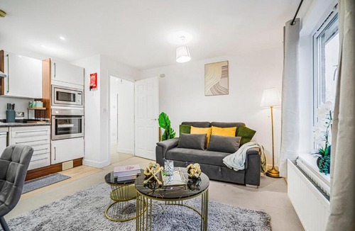 Clapham Apartment | The Cosy Spot- Contractor Friendly- Free Parking