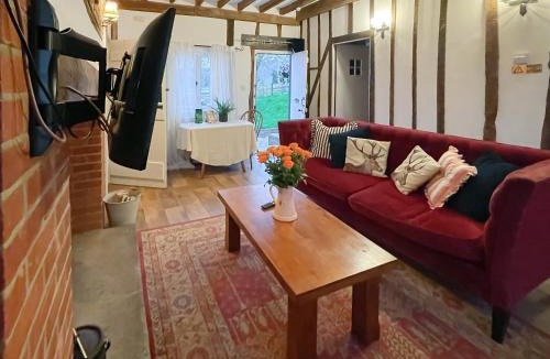 Detling House | The Cottage At Harple Farm