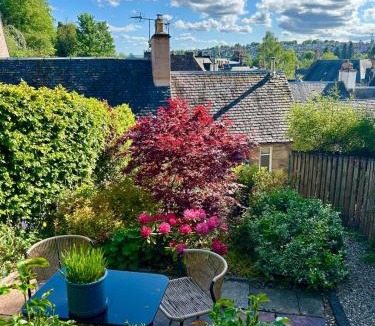 Dunblane House | The Cottage