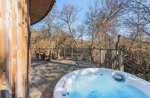 Killin Cottage | The Crannog - UKC9290