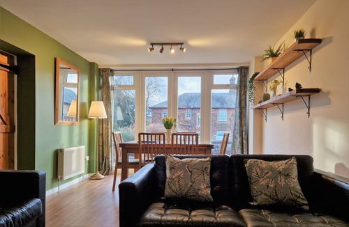 Ivinghoe Cottage | The Dairy - a thee bedroom, one bathroom that sleeps 5 guests in 3 bedrooms