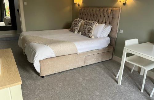 Ayr House | The Doonleigh suite