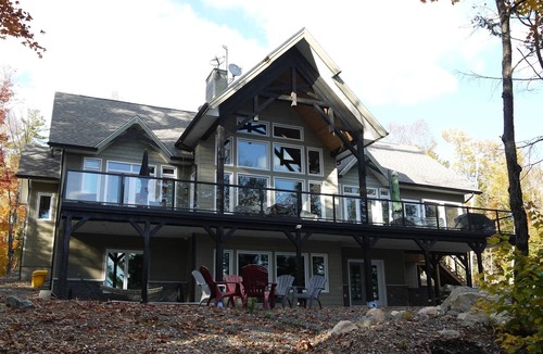 Elliot Lake House | The Dream-A Luxurious Cottage Getaway Ontario Canada