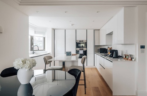 Warwick Apartment | The Eccleston by Nestor
