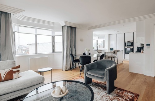 Warwick Apartment | The Eccleston by Nestor