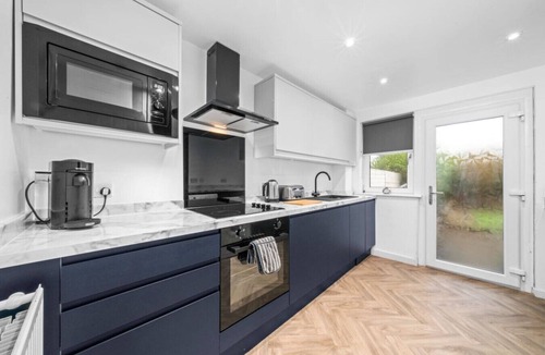 East Kilbride House | The Elphin Escape - 3 bedroom house