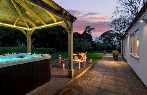 Saltash House | The Estate