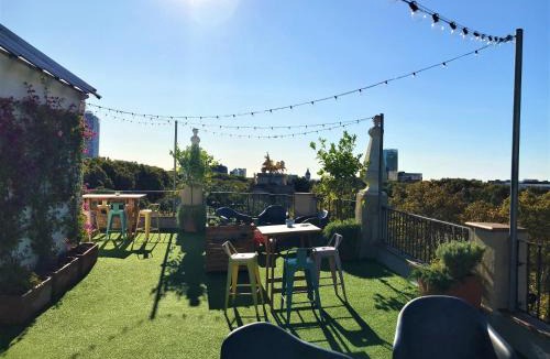 El Parc i la Llacuna del Poblenou Apartment | The Family Host - Lost Garden Ciutadella Park