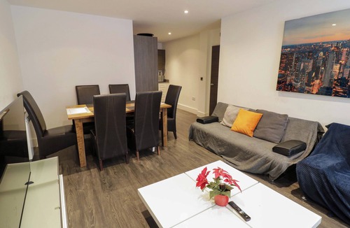 Birmingham City Centre Cottage | THE FOUNDRY APARTMENT, family friendly in Birmingham