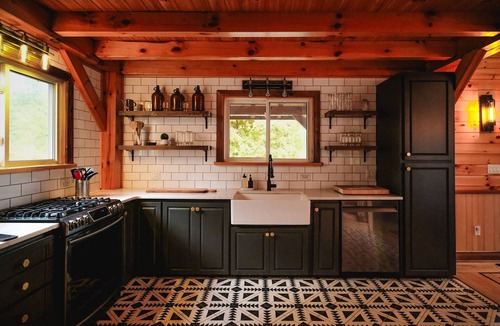 Frontenac Cabin | The Frontenac: A Lakeside Cabin Retreat with Sauna