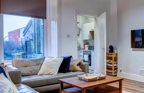 Troon Apartment | The Fullarton - Coorie Doon Stays