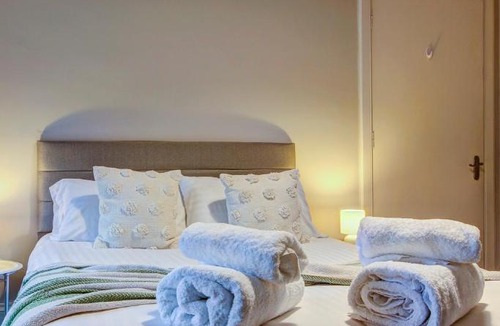 Troon Apartment | The Fullarton - Coorie Doon Stays
