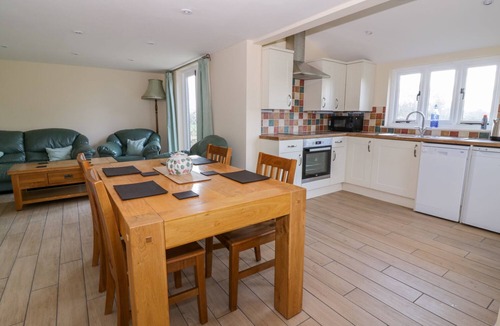 Gestingthorpe Cottage | THE GRANARY, pet friendly, with a garden in Sudbury