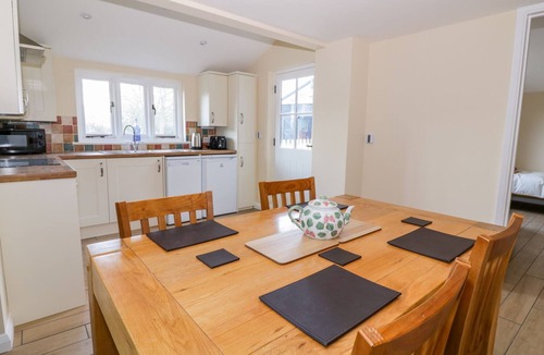 Gestingthorpe Cottage | THE GRANARY, pet friendly, with a garden in Sudbury
