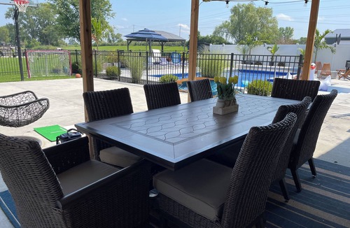 Lakeshore House | The Grand River retreat