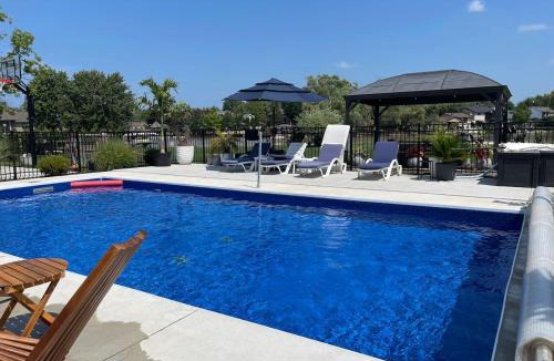 Lakeshore House | The Grand River Retreat Pool hot tub avail Sep