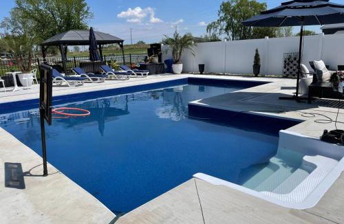 Lakeshore House | The Grand River Retreat Pool hot tub avail Sep