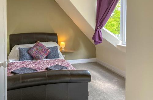 Mauchline House | The Grooms Cottage