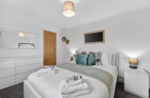 Ardrossan House | The Hide - Suburban Terraced Home