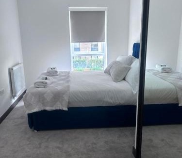 Harlow Apartment | The Ivy Abode 2 bedroom ApartmentParking