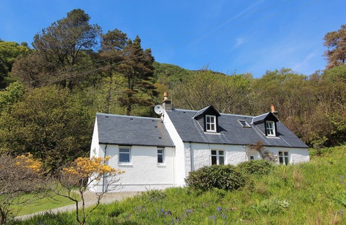 Lochgilphead House | The Kennels, 3 Bedroom Cottage, Sleeps 6 with it's own bay and loch access