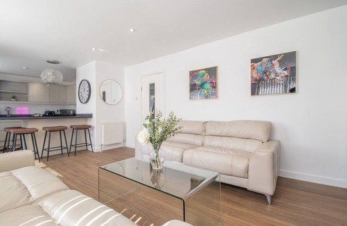 Airdrie House | The Kings Height: Close to Glasgow & Edinburgh