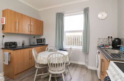 Taynuilt Apartment | THE KNOWE LOWER, pet friendly, country holiday cottage in Taynuilt