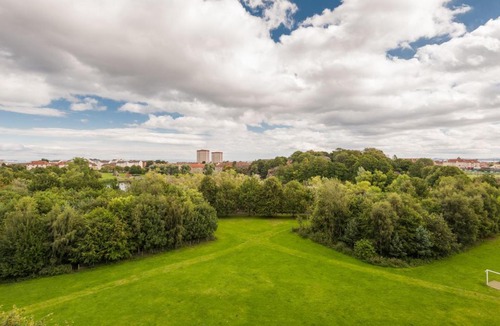 Restalrig Apartment | The Lochend Park View Residence No 2