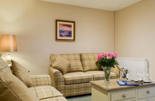 Perth House | The Lodge Cottage