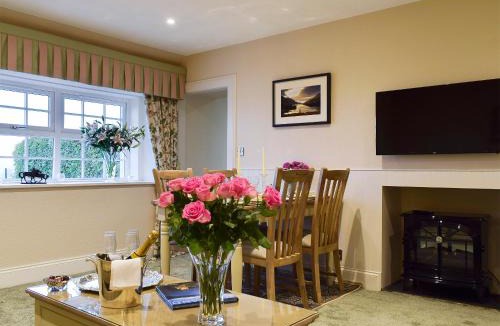 Perth House | The Lodge Cottage