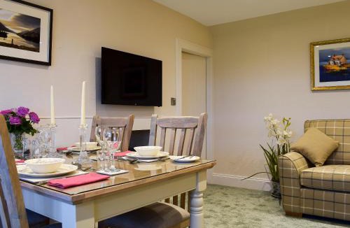Perth House | The Lodge Cottage