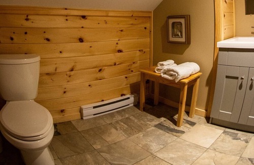 Bishop Corners Resort | The Lodge - Myers Cave Resort