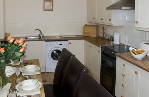 Annan House | THE LOFT, pet friendly, shared hot tub, in Annan