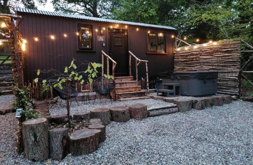 Milton Of Buchanan Cabin | The Mar Huts - The Conic Hut