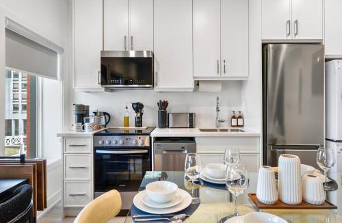 Grange Park Hotel | The McCaul Near Kensington Market & Chinatown