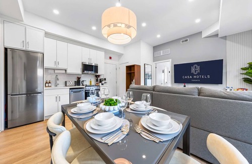 Grange Park Hotel | The McCaul | Spacious DT Suite near MAJOR INTERNATIONAL SPORTING EVENT 2026